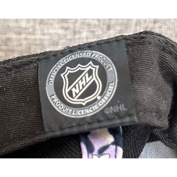 American Needle NHL Chicago Blackhawks Tropical Hawaiian Strapback Hat Cap NEW - Picture 4 of 7